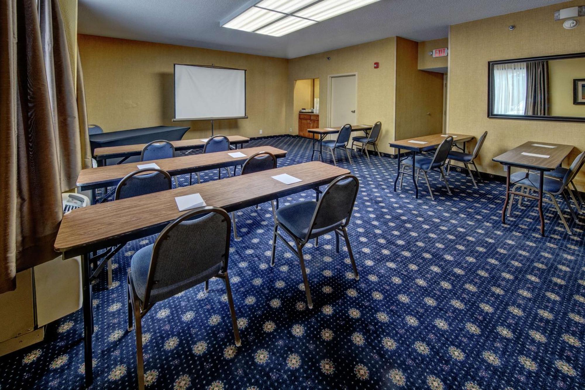 Hampton Raleigh Hotel