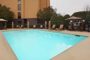 Hampton Raleigh 3* Cary