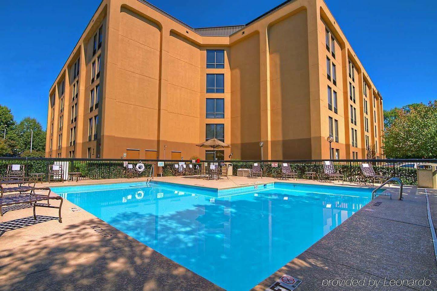 Hampton Raleigh Hotel